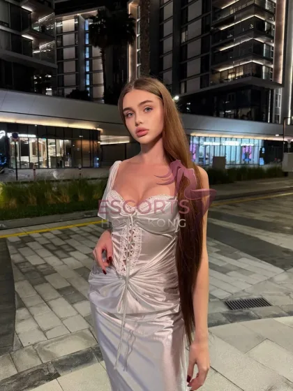 Caroline profile photo 1