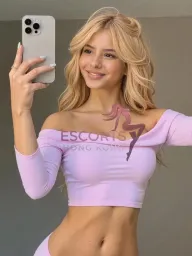 April profile photo 4