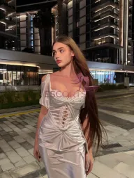 Caroline profile photo 4