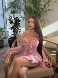 Caroline profile photo 7