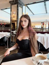 Caroline profile photo 8