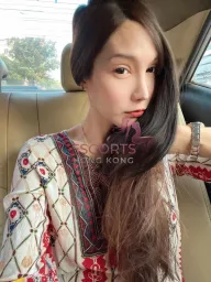 Daphne profile photo 13