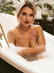 Rebecca profile photo 15