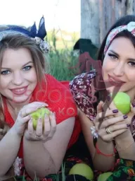 Alba and Margot photo 7